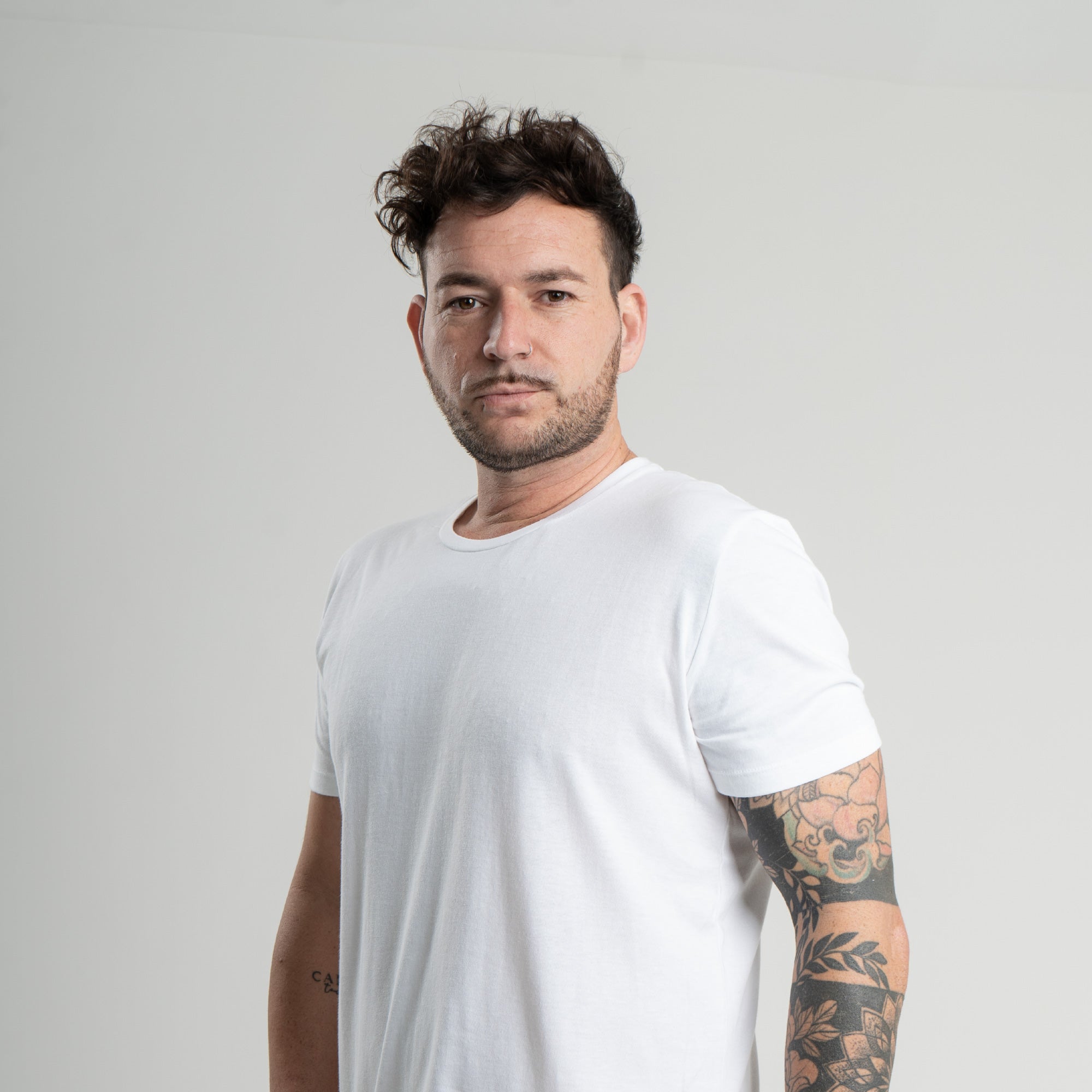 Remera Elemental - Moldería Exclusiva